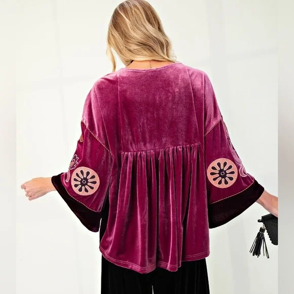 Embroidered Velvet Top in Rich Magenta
♥️Avail Size 3-1X, 1-2X,1-3X - Picture 2 of 3